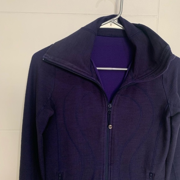 lululemon In Stride Jacket - Deep Indigo - Picture 6 of 10